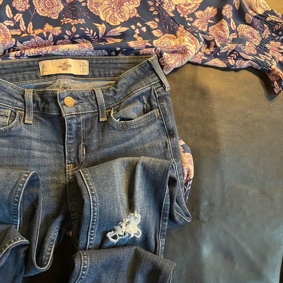 Hollister distressed bootcut jeans size 24 - Picture 3 of 8
